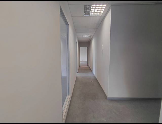 295M² OFFICE TO LET IN OLIVEDALE